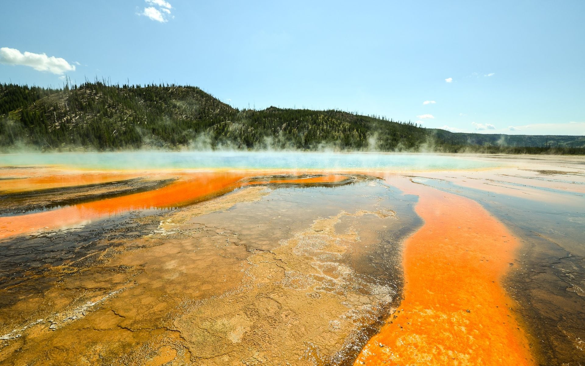 Geothermal and mountain scenery in Yellowstone National Park