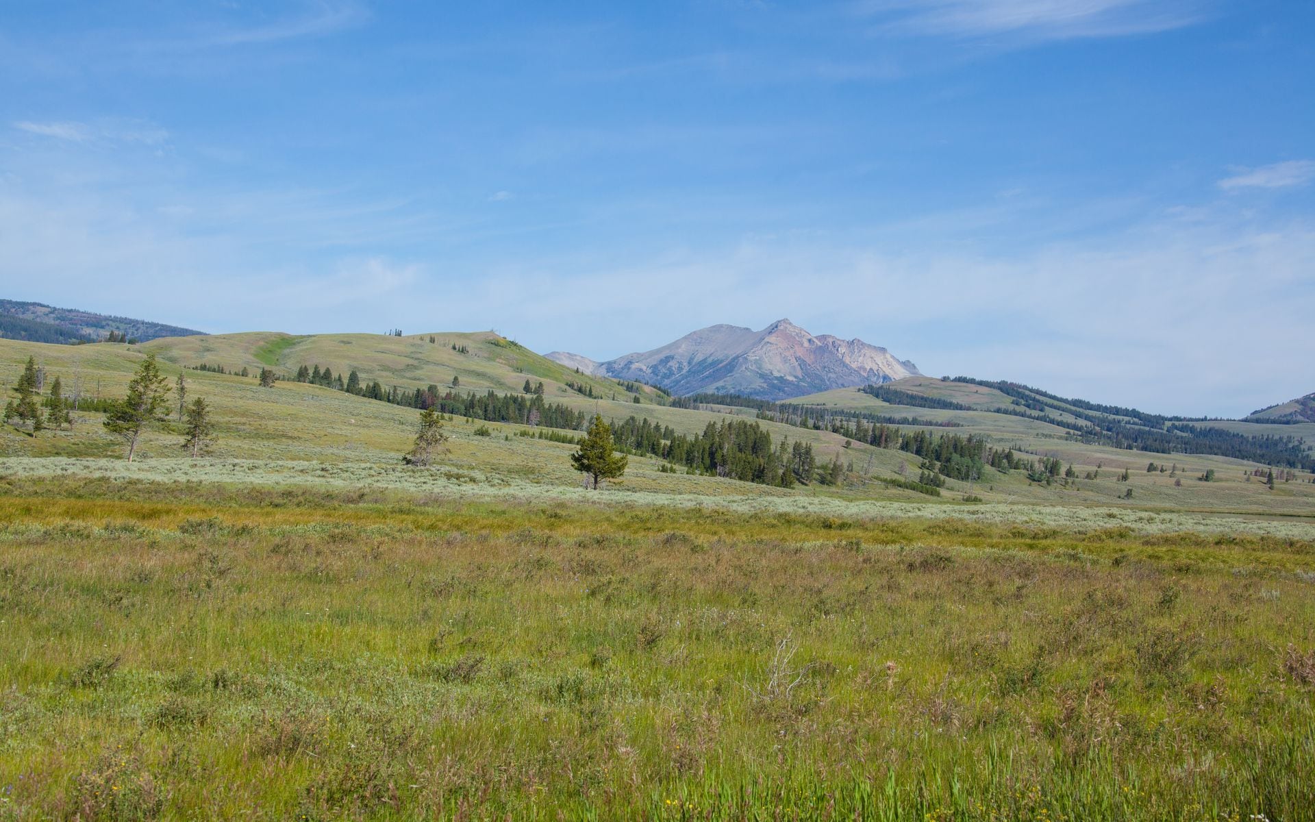 The Yellowstone River and mountains of Paradise Valley below Emigrant Peak in southern Montana